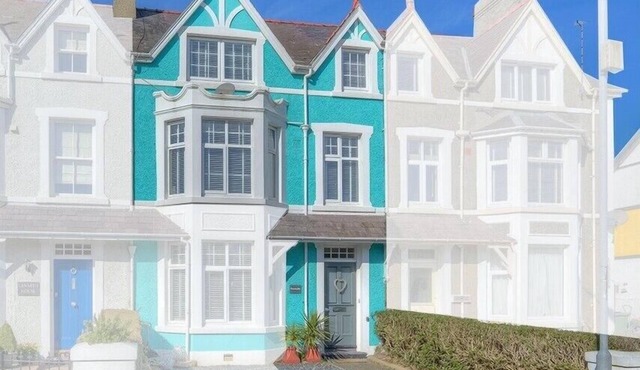 PRESWYLFA, family friendly, character holiday cottage in Abersoch