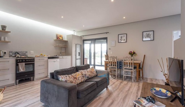 Pringle Bay getaway - 2 bedroom garden apartment