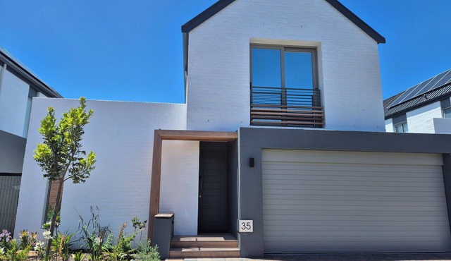 Private 3-Bed, 3-Bath Villa in Plettenberg Bay – Peaceful, Convenient Location