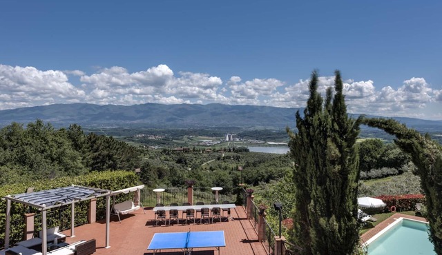 Private holiday house with pool in the heart of Tuscany