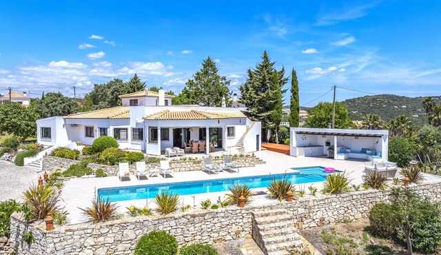 Private Oasis in Algarve w/Pool & Fruit Garden