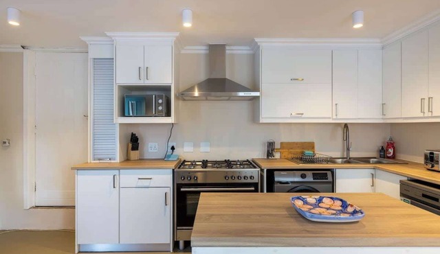 Private Sanctuary Beach Apartment | Walk to Beach
