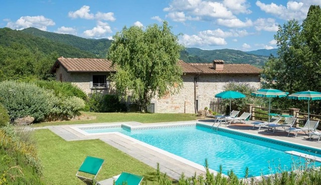 Private villa with swimming pool in Tuscany