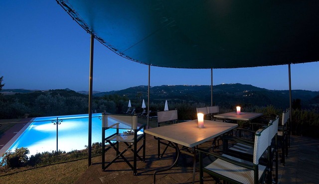 Private Villa with private pool, WIFI, A/C, TV, patio, panoramic view, close to San Gimignano