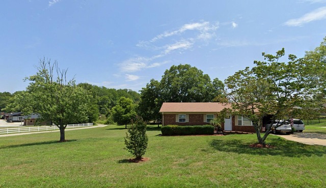 Quiet Country Home Near Mooresville, Pets Welcome