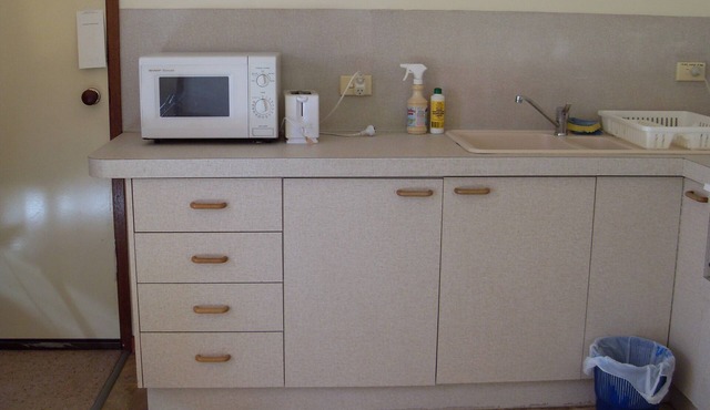 Quiet retreat near major shopping center and tram line