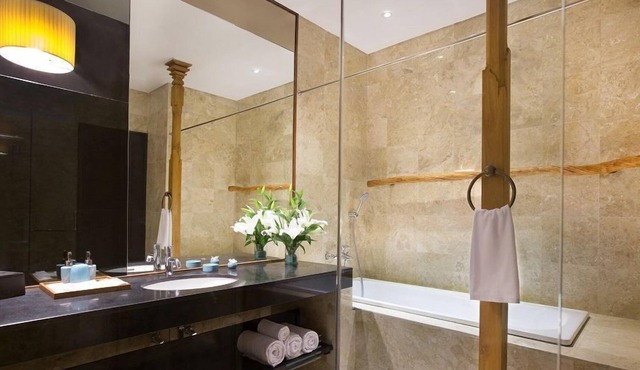R 199 2 Bed Room Penthouse Incl Breakfast