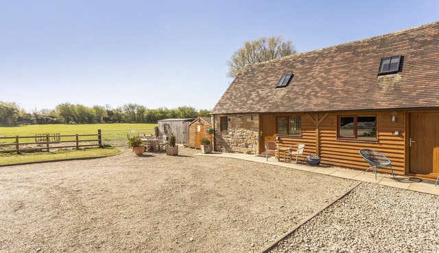 Railway Cottage - sleeps 4 guests in 2 bedrooms