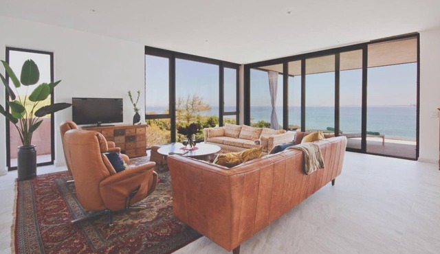 Red Rock Ocean View Villa - Baywatch Apartment