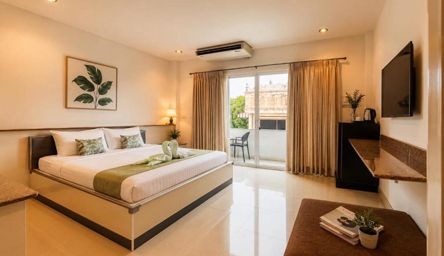Ree- Riverside hotel