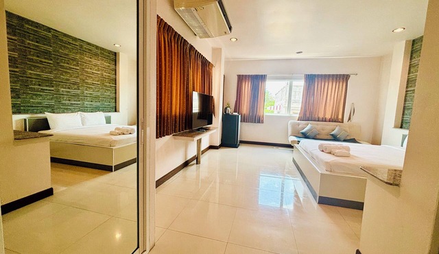 Ree Riverside hotel