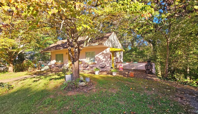 Refreshing home with WiFi, AC, fireplace in marvelous Heart of Yadkin Valley