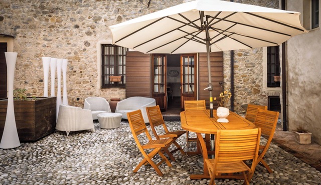 Relais of the Court