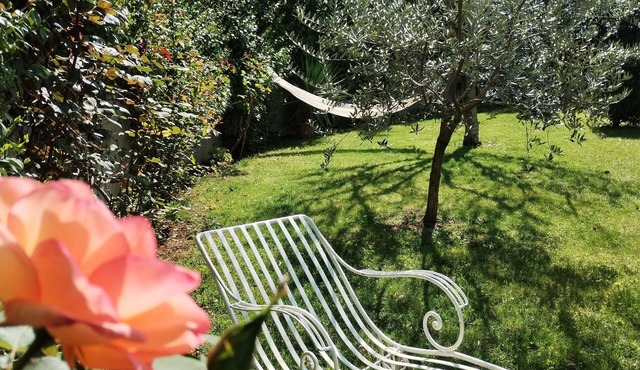 Relax among the hills between Chianti and Florence