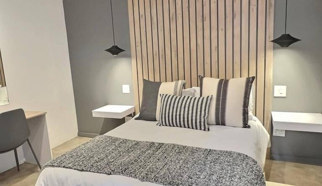 Remax Rooms