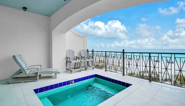 Remodeled Beachfront⛵️⛵️Frangista's Finest 5BR😎EV Charger🐠Splash Pool🦀Arcade Game