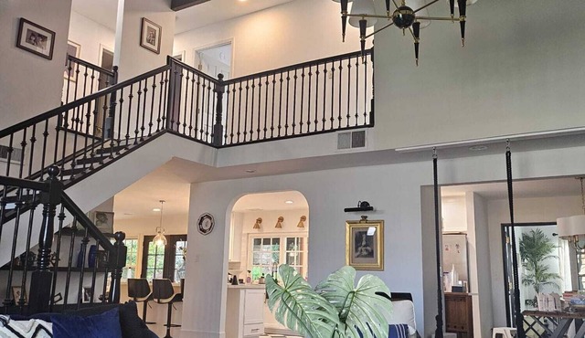 Remodeled Designer Westlake Entertainers Home Steam Spa Walkable to Restaurants