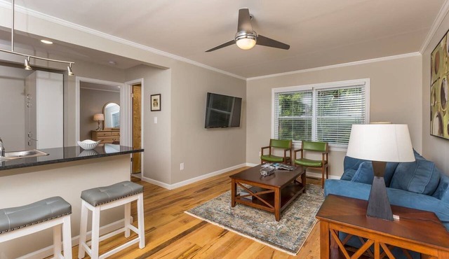 Renovated 1BR Apartment Steps from WFU Hospital