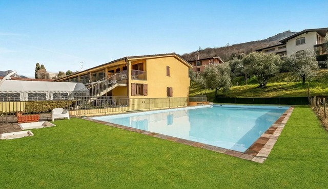 Residence La Perla - Apt 13, Monte Isola, Italy