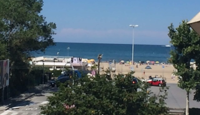RICCIONE with BEACH and AQUAPARK INCLUDED/BEACH and AQUAPARK included !
