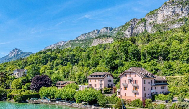 Rive Bleu: Charming T2 with Shared Beach