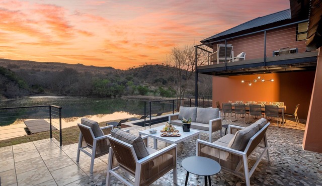 Riverhorse Lodge