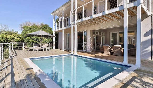 Riverside Manor | Banks of Onrus lagoon | Pool