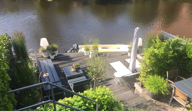 Riverside Studio Groningen, incl free parking and bikes