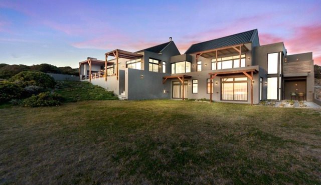 Romansbaai Moksha on the Sea