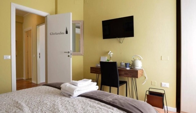 Room & Breakfast Canalino 21: Standard Double Room with Shared Bathroom