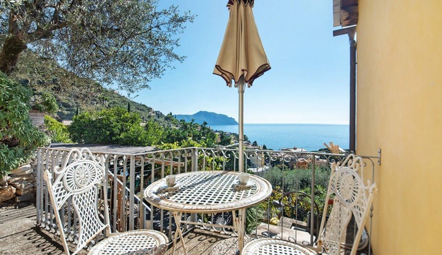 Room 'Camera Mimosa' with Sea View, Wi-Fi and Air Conditioning