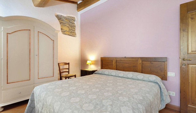 Room 'Rosa I Cipressi' with Shared Garden, Wi-Fi and Air Conditioning