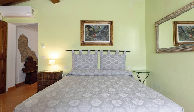 Room 'Verde I Cipressi' with Shared Garden, Wi-Fi and Air Conditioning