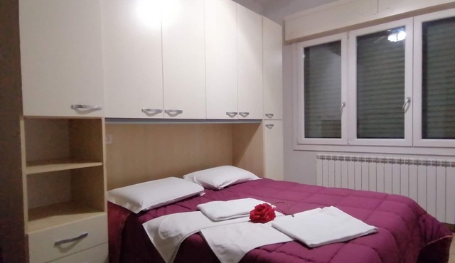 Rooms and studio apartments are rented in Carpi, from one day to three months.