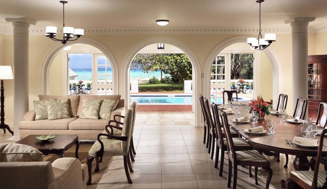 Rose Hall Villa 7 Bdr Garden,Private pool Staffed with cook, housekeeper&butler