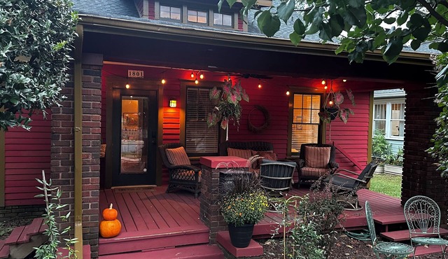 Rosebud Retreat: Bohemian 3-Bedroom Bungalow In Walkable Historic Plaza Midwood