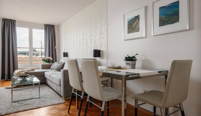 ROY 2BDR Apartment with Prague Castle View, Parking & A/C by EasyBNB Premium