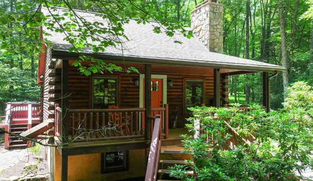 Rustic 2BR Cabin - HOT TUB & Fireplace - Oakland