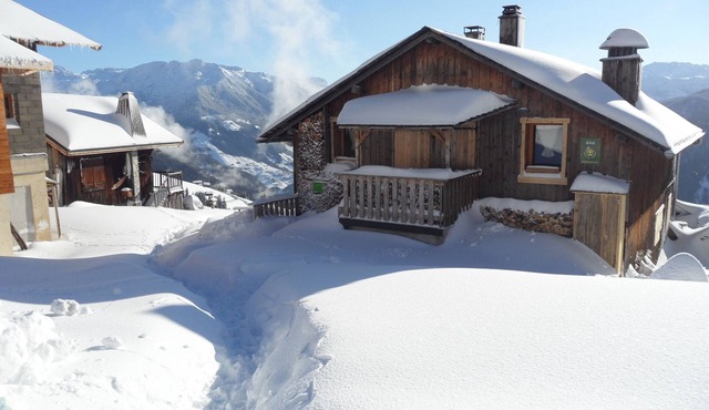 Rustic chalet on the slopes, exceptional view of Mont Blanc