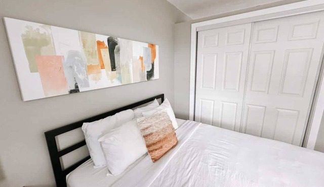 Rustic Retreats Modern 1BR for 2 guests in FLL