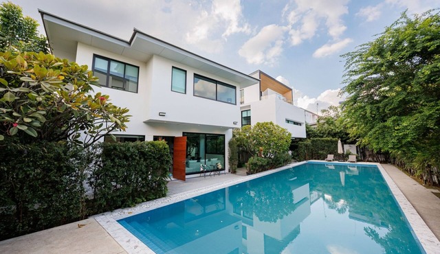 S3 Fantasy Luxury Villa - Modern 3BR near Thong Lo