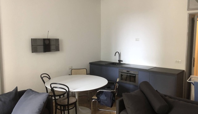 Safe Luxury Studio Flat in Brera front of the park
