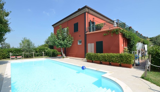 San Marino Poolside Stay