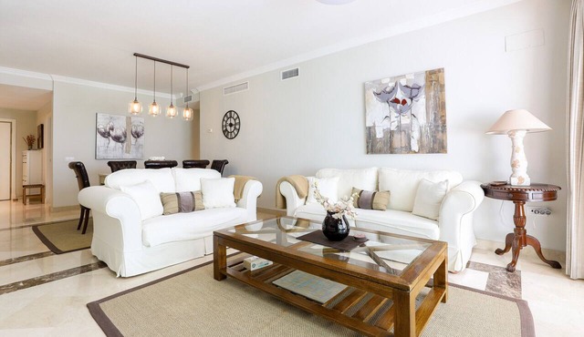 San Pedro Beachside Luxury – Terrace & Pool