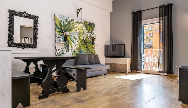 Saragozza Apartment 4: Bright and central flat