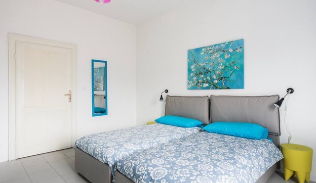Saragozza Apartment 8: Bright and central flat