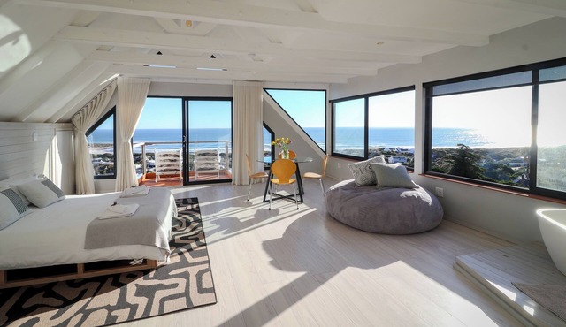 Scarborough Loft: Your Stylish Seaside Retreat