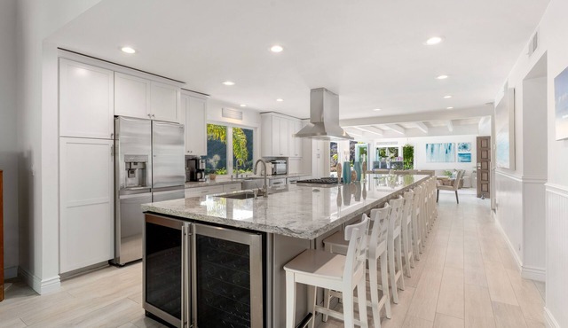 Sea Esta Laguna Beach House Ocean View near Victoria Beach, Parks, & Restaurants