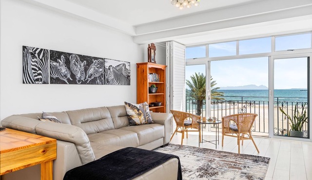 Sea La Vie - Two Bedroom Apartment, Sleeps 4