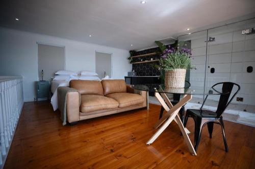 Sea Point Open, Large & Romantic 1 Bed Apt